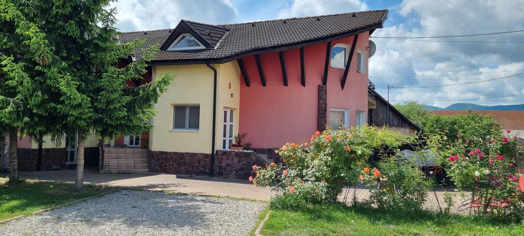 Lend Apartment Miercurea Ciuc Exterior photo